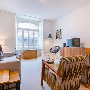 Modern Rustic Flat In Santos By Lovelystay Lisboa