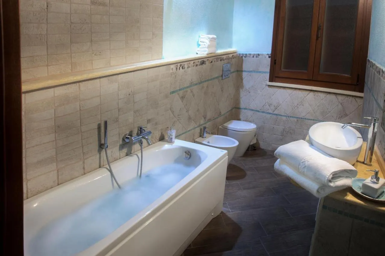 Su Passu Country House Fertilia Italia